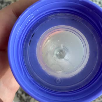 Lansinoh Biberon Ucu Plastiğinde Siyah Lekeler Oluştu!