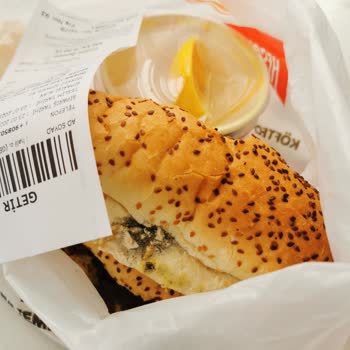 Köfteci Yusuf Ekmek Arası Köfte Bozuk Ekmek