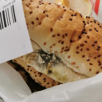 Köfteci Yusuf Ekmek Arası Köfte Bozuk Ekmek