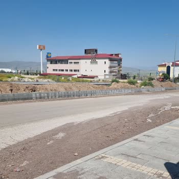 Erzurum Büyükşehir Belediyesi Yanlış Yol Düzenlemesi