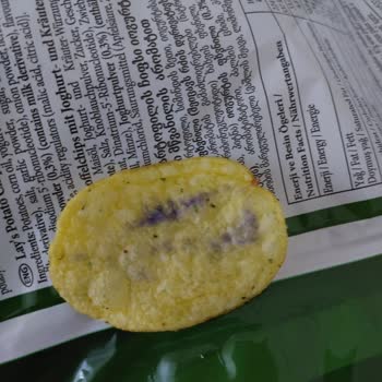 Lays Paketinden Mavi Cips Çıktı!
