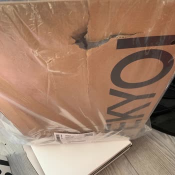 İpekyol Ürün Apaçıkta Kirlenmiş Geldi Hediye Kutusu İstedim Yok!