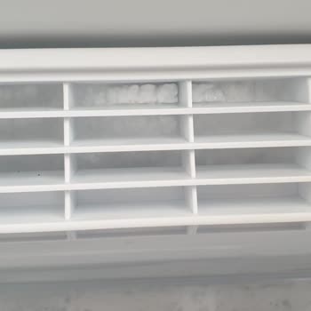 Uğur Derin Dondurucu No Frost Ama Karlama Yapıyor