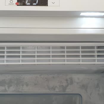 Uğur Derin Dondurucu No Frost Ama Karlama Yapıyor