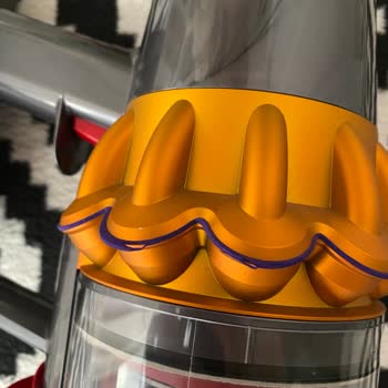 Dyson V15 Mor Kısım Soyulması