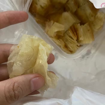 Meşhur Sarıyer Börekçisi (Kocatepe) Pis Çalışıyor Müdür Dükkan İçinde Sigara İçiyor