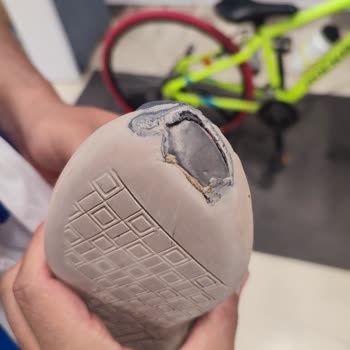 Ayakkabı Yırtılması Decathlon'un Sattığı Ürün Arkasında Durmaması