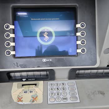 İş Bankası Bankamatiklerinin Pis Olması