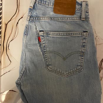 Ürününün Arkasında Durmayan Levi's!