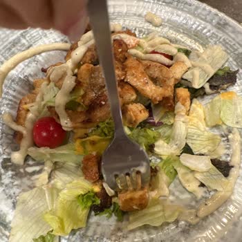 İstinyePark Tavuk Dünyası Yemek Ve Personel