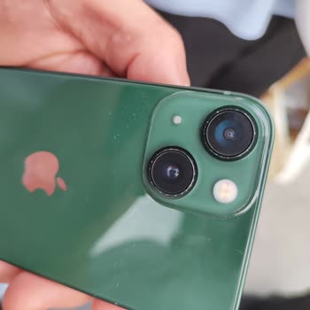 iPhone 13 Mini Yeşil Boya Atması
