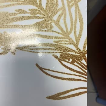 Pembe Atölye Karşılama Panosu Kötü Ürün Kötü Paketleme Geç Teslimat