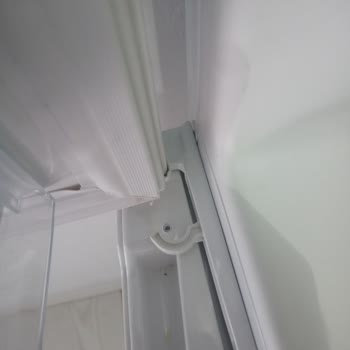 Bosch Buzdolabı Kapak Vidası