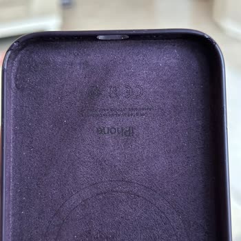 Apple Store İPhone 14 Pro Max İçin Magsafe Özellikli Deri Kılıf Çok Çabuk Yıprandı