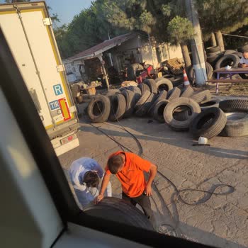 As Adana Seyahat Çanakkale'de Lastik Problemi!