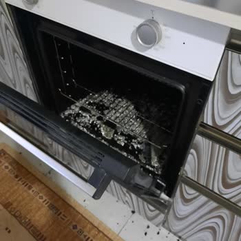 Beko Fırın Camı Patladı