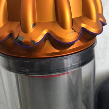 Dyson V15 Sarı Yerinde Soyulma