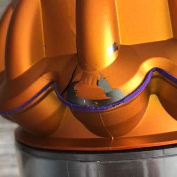 Dyson V15 Sarı Yerinde Soyulma