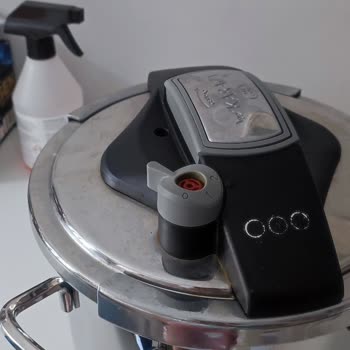 Karaca Züccaciye Karaca Düdüklü Tencere Hava Su Kaçırıyor