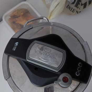 Karaca Züccaciye Karaca Düdüklü Tencere Hava Su Kaçırıyor