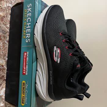 Skechers Ayakkabı Tabanı Topuk İç Tarafı 8-9 Günlük Kullanımda Çatladı