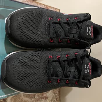 Skechers Ayakkabı Tabanı Topuk İç Tarafı 8-9 Günlük Kullanımda Çatladı