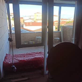 Vizyon Tente İşin Yarım Bırakılması, Oyalama