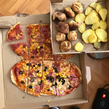 PizzaLazza Ekibinin Dalga Geçermiş Gibi Sipariş Göndermesi