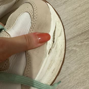 Stradivarius Spor Ayakkabı Taban Sorunu