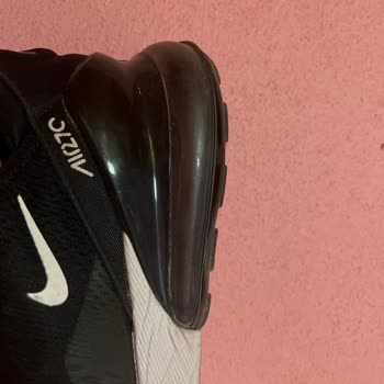 Piazza AVM Samsun Piazza Avm Nike Mağazası Ayakkabı Deformesi Garanti Dışı Bırakılıyor