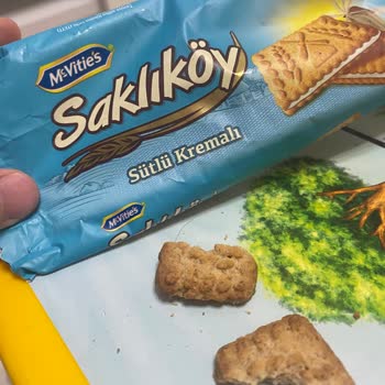 Ülker Bisküvi'den Saç Çıktı