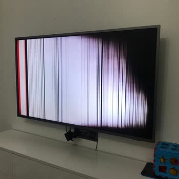 Philips TV  Ekranında Rengarenk Çizgiler
