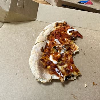 Domino's Pizza Pişmemiş Hamur İlgisiz Şube