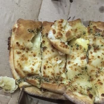 Domino's Pizza Çalışan Kisi Bana Bağırdı Ve Getirdikleri Yemek İstediğimiz Değildi