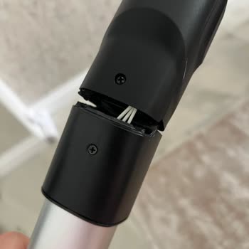Philips Şarjlı El Süpürgesi