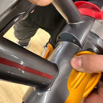 Yurtiçi Kargo Son Model Elektrikli Şarjlı Süpürgemiz Taşıma Esnasında Kırıldı