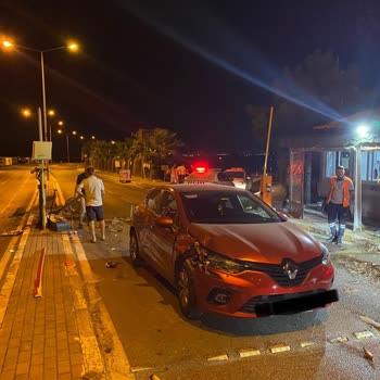 Renault Clio V Direksiyon Arızası Kaza Yaptırdı