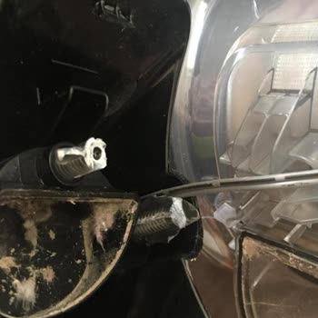 Beko Dikey Süpürge Kalitesiz Malzeme!