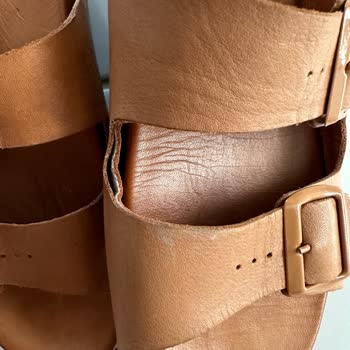 FLO Ayakkabı FLO Marka İnci Terlik Kalitesizliği