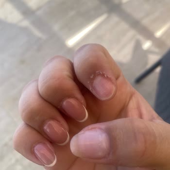 Hazal Akbay Beauty Kalıcı Ojemin 2 Günden Sonra Soyulmaya Başlaması