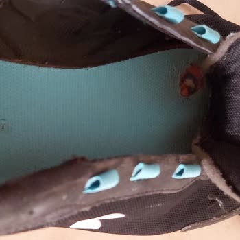 Boyner Mağazası Under Armour Marka Ayakkabı Yırtıldı