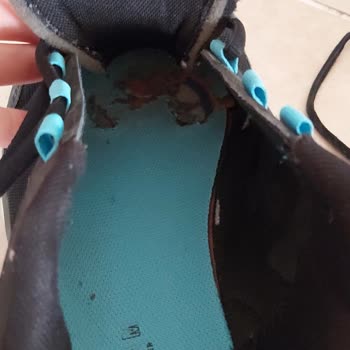 Boyner Mağazası Under Armour Marka Ayakkabı Yırtıldı