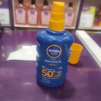 Nivea 50 Faktör Güneş Kreminin İçinden Başka Maddeler Çıktı...!