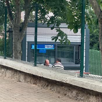 İBB - İstanbul Büyükşehir Belediyesi Velibaba Park Görevlisi Görevini Yapmıyor