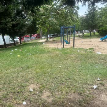 İBB - İstanbul Büyükşehir Belediyesi Velibaba Park Görevlisi Görevini Yapmıyor