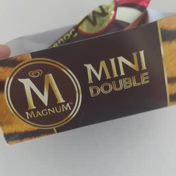 Magnum Dondurma İçi Buz Tutmuş