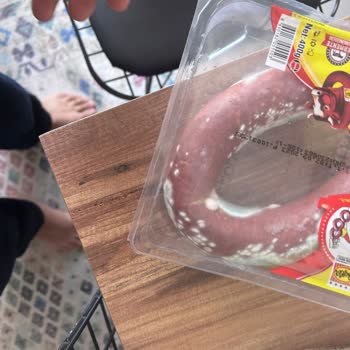 Buz Dolabında Kapalı Ambalaj İçinde Bozulan Beşler Sucukları