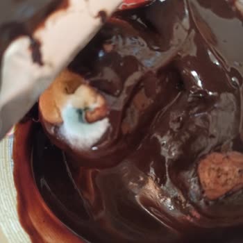 Eker Profiterol Bozuk Yani Küflü