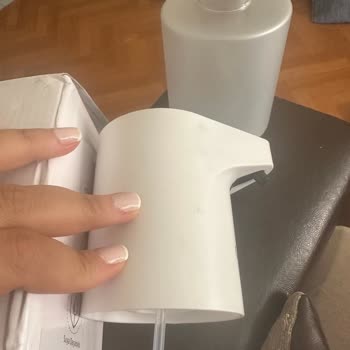 Comedones Sıvı Sabunluk Almak Pişmanlıktır