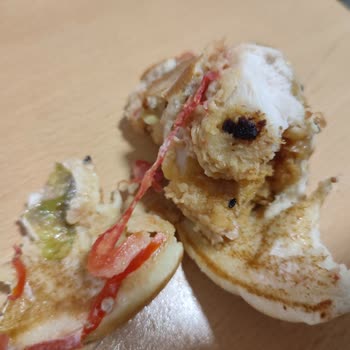 Sultanbeyli Atlaspark AVM Popeyes Mağazası Hamburgerinde Hijyen Sorunu